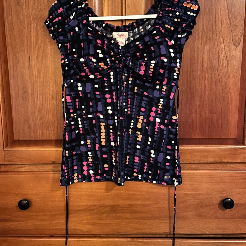 Candie’s Top M Size Like New